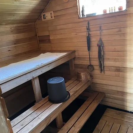 Majatalo Wanha-pirtti Apartman Iitti